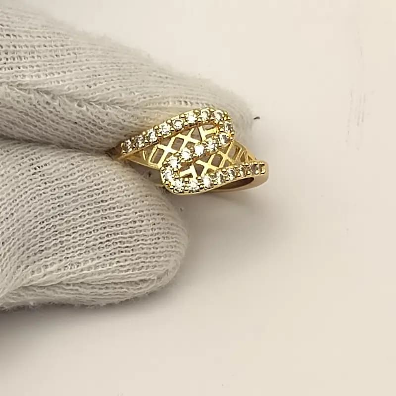 Ring beautiful small S style zircon