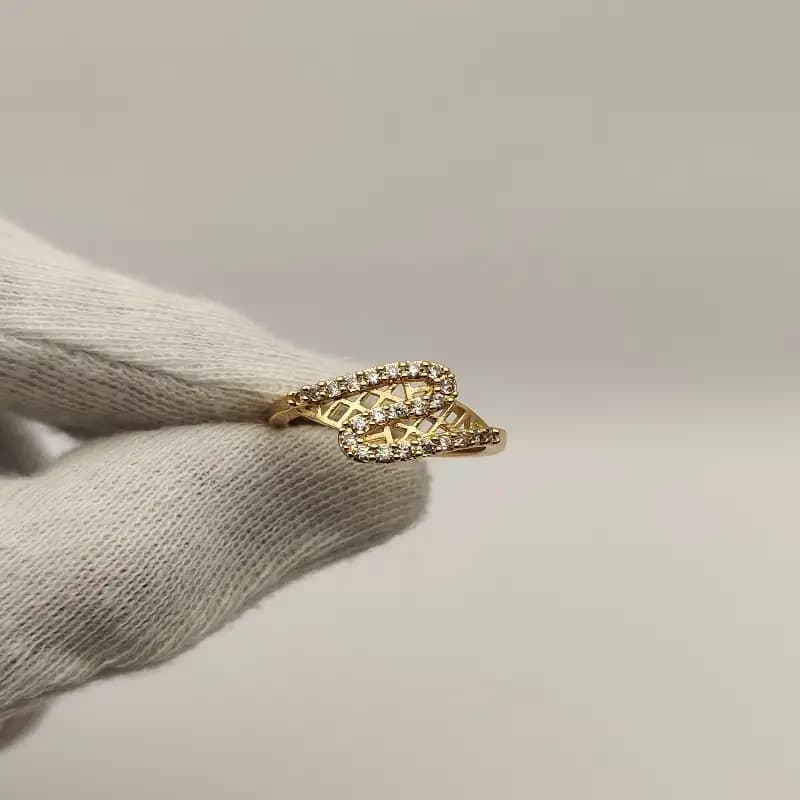 Ring beautiful small S style zircon